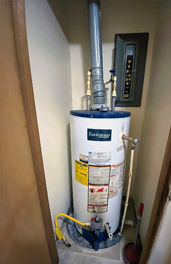 https://hamiltonhillhotwater.com.au/uploads/2025/06/gas-hot-water-system-40702.jpg