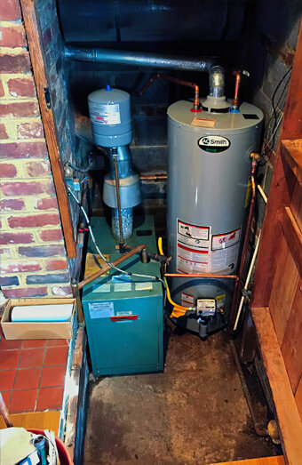 https://hamiltonhillhotwater.com.au/uploads/2025/06/gas-hot-water-system-50310.jpg