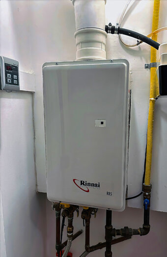 https://hamiltonhillhotwater.com.au/uploads/2025/06/hot-water-87450.jpg