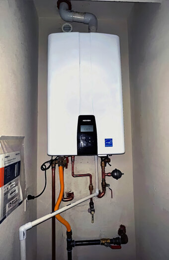 https://hamiltonhillhotwater.com.au/uploads/2025/06/thermostatic-water-systems-37047.jpg